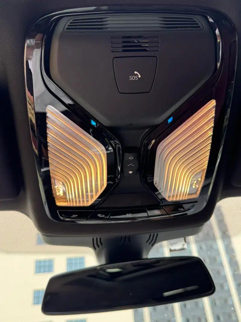 2021 BMW 5 Series 530Li Leading Edition M Sport Package — миниатюра 10