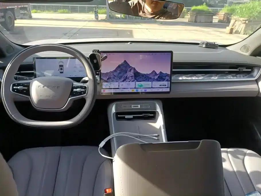 Roewe M7 DMH 2025 160km Enjoy Edition — миниатюра 12
