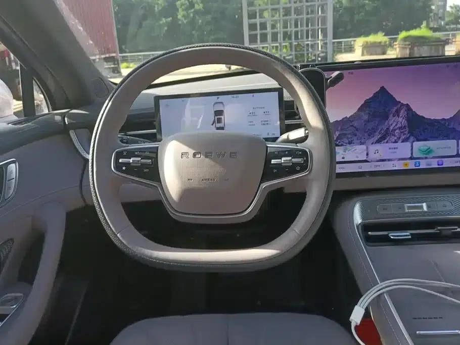 Roewe M7 DMH 2025 160km Enjoy Edition — миниатюра 15