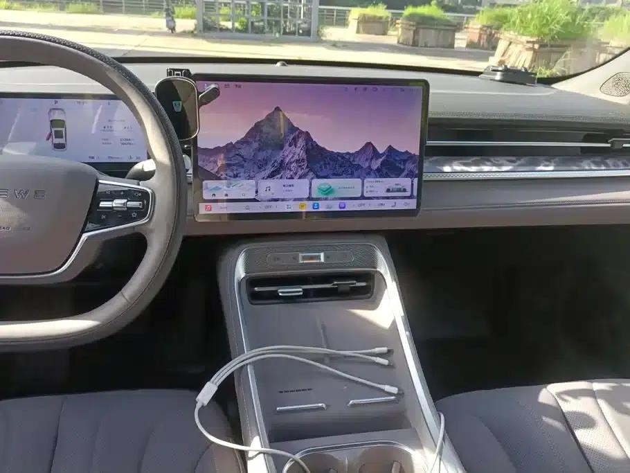 Roewe M7 DMH 2025 160km Enjoy Edition — миниатюра 16