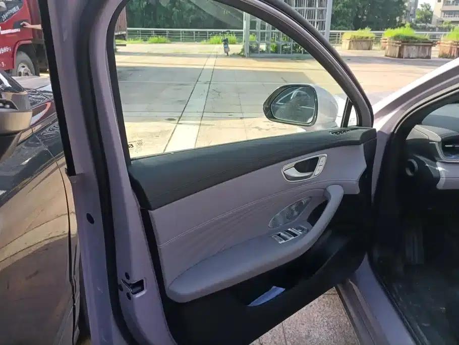 Roewe M7 DMH 2025 160km Enjoy Edition — миниатюра 7