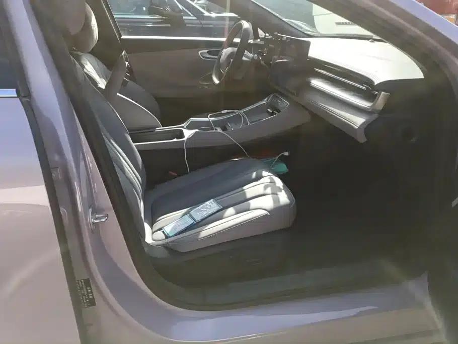 Roewe M7 DMH 2025 160km Enjoy Edition — миниатюра 8