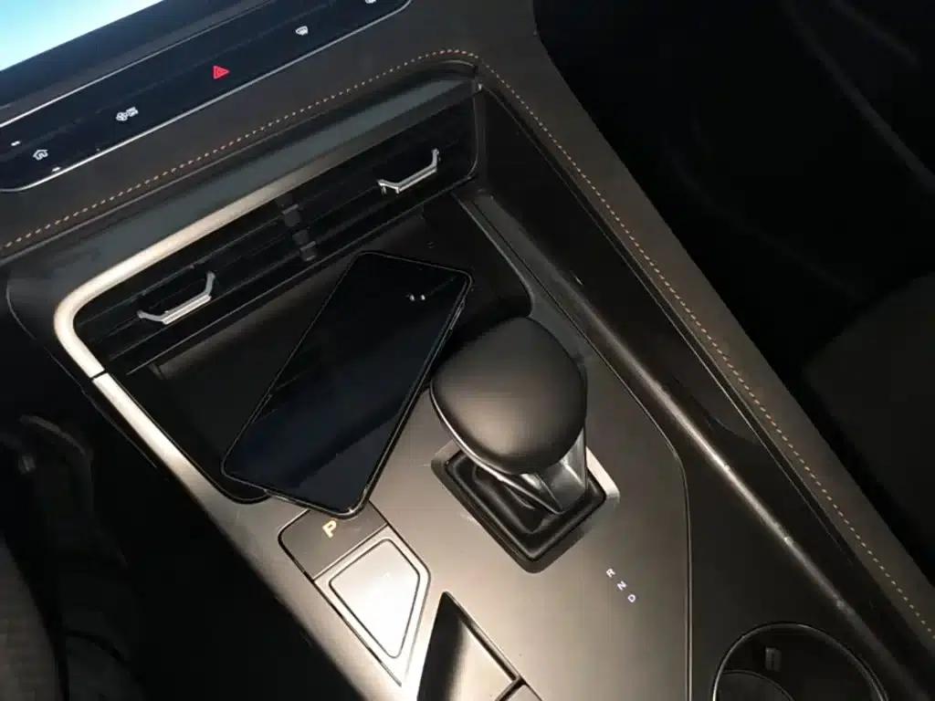 Roewe D5X DMH 2024 135 Flagship Edition — миниатюра 14