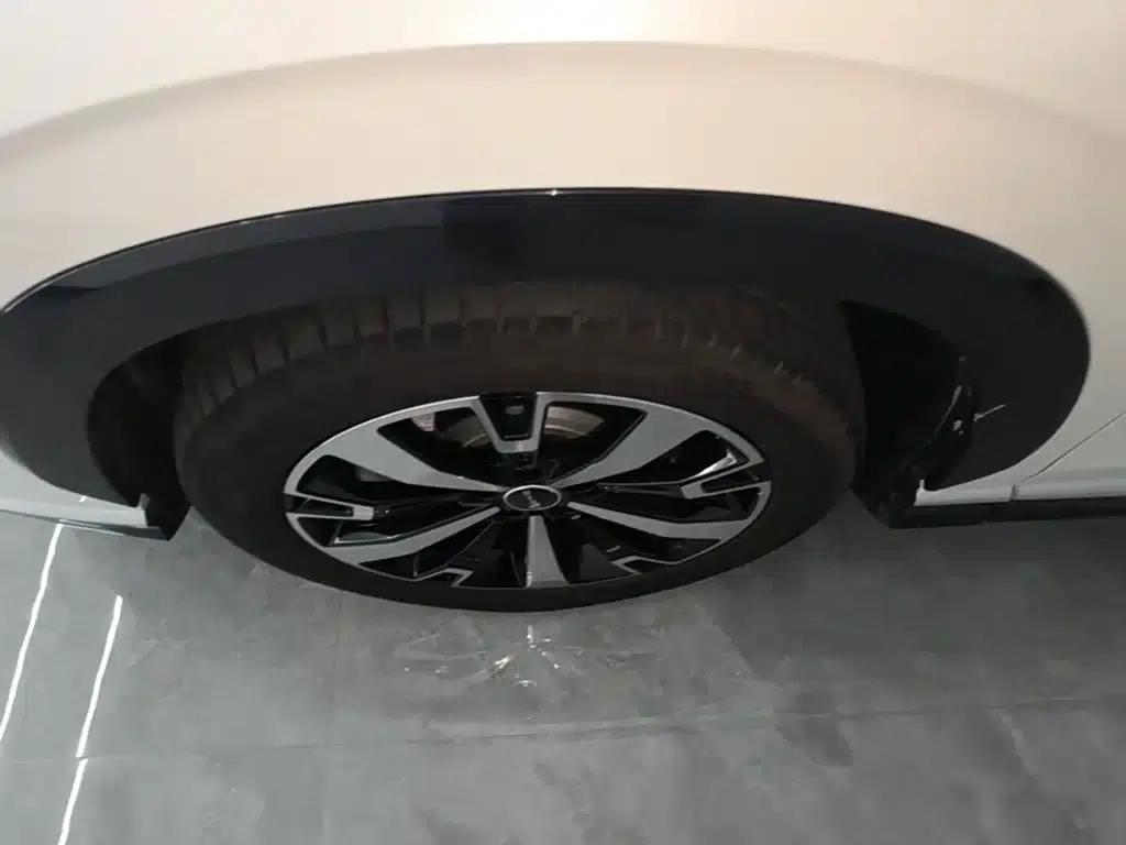 Roewe D5X DMH 2024 135 Flagship Edition — миниатюра 23