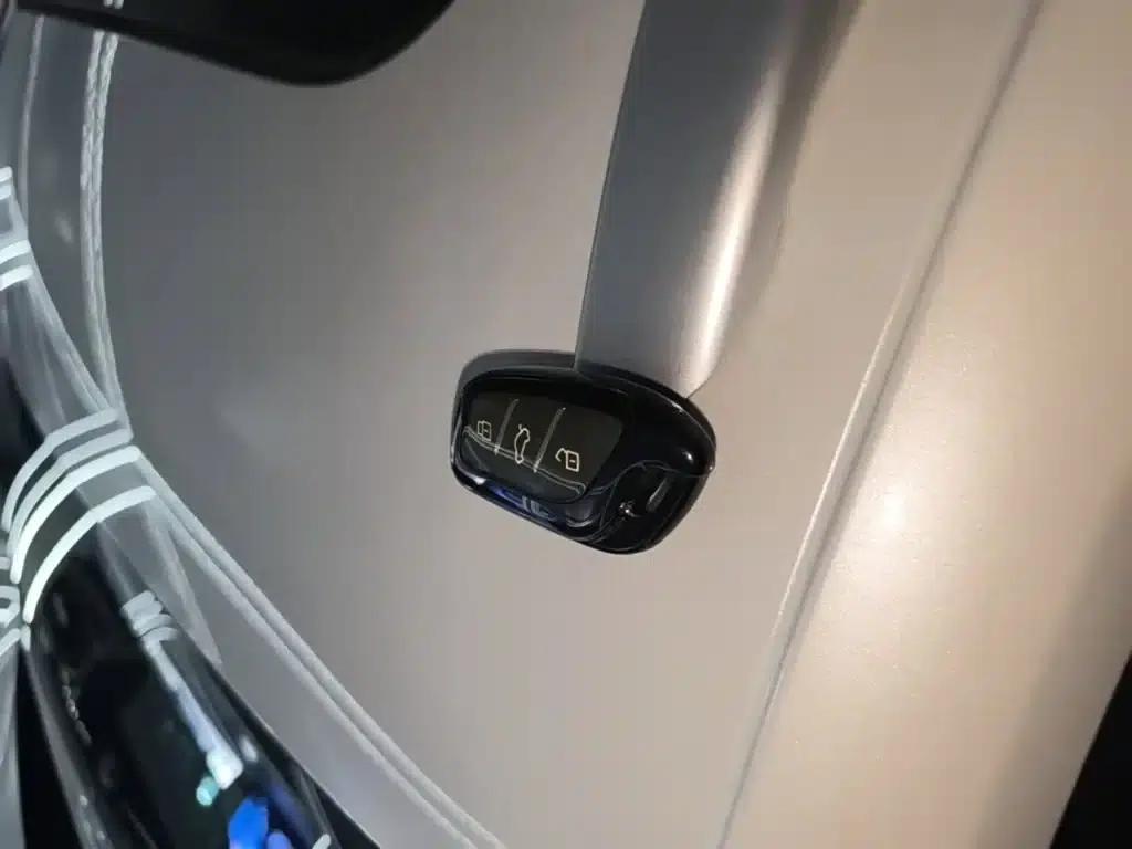 Roewe D5X DMH 2024 135 Flagship Edition — миниатюра 9