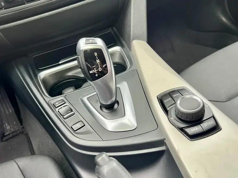 BMW 3 Series 2015 320Li Fashion Edition — миниатюра 18