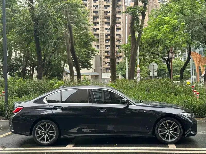 2022 BMW 3 Series 325Li M Sport Package — миниатюра 5