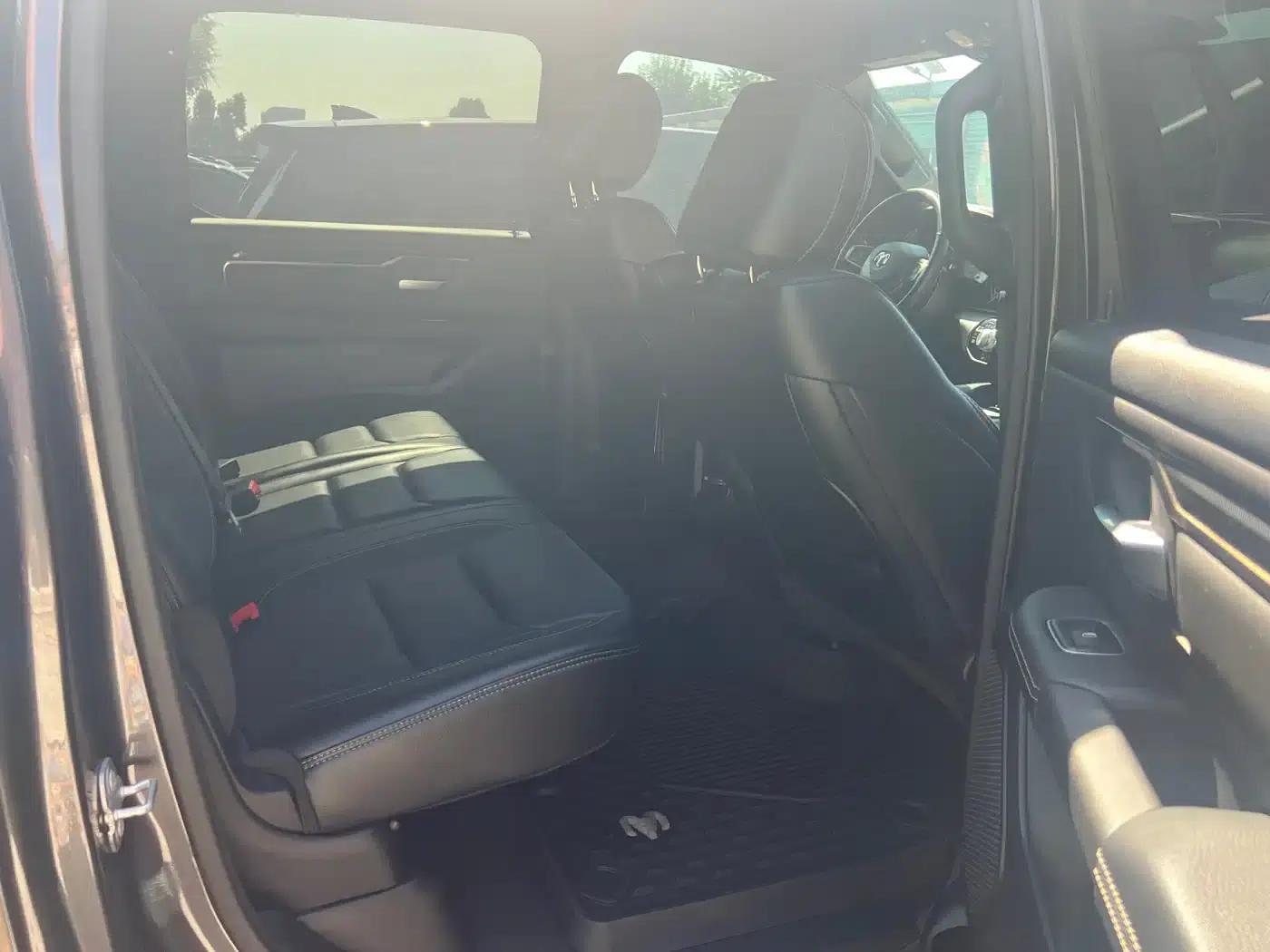 RAM Trucks 2023 5.7L Automatic — миниатюра 12