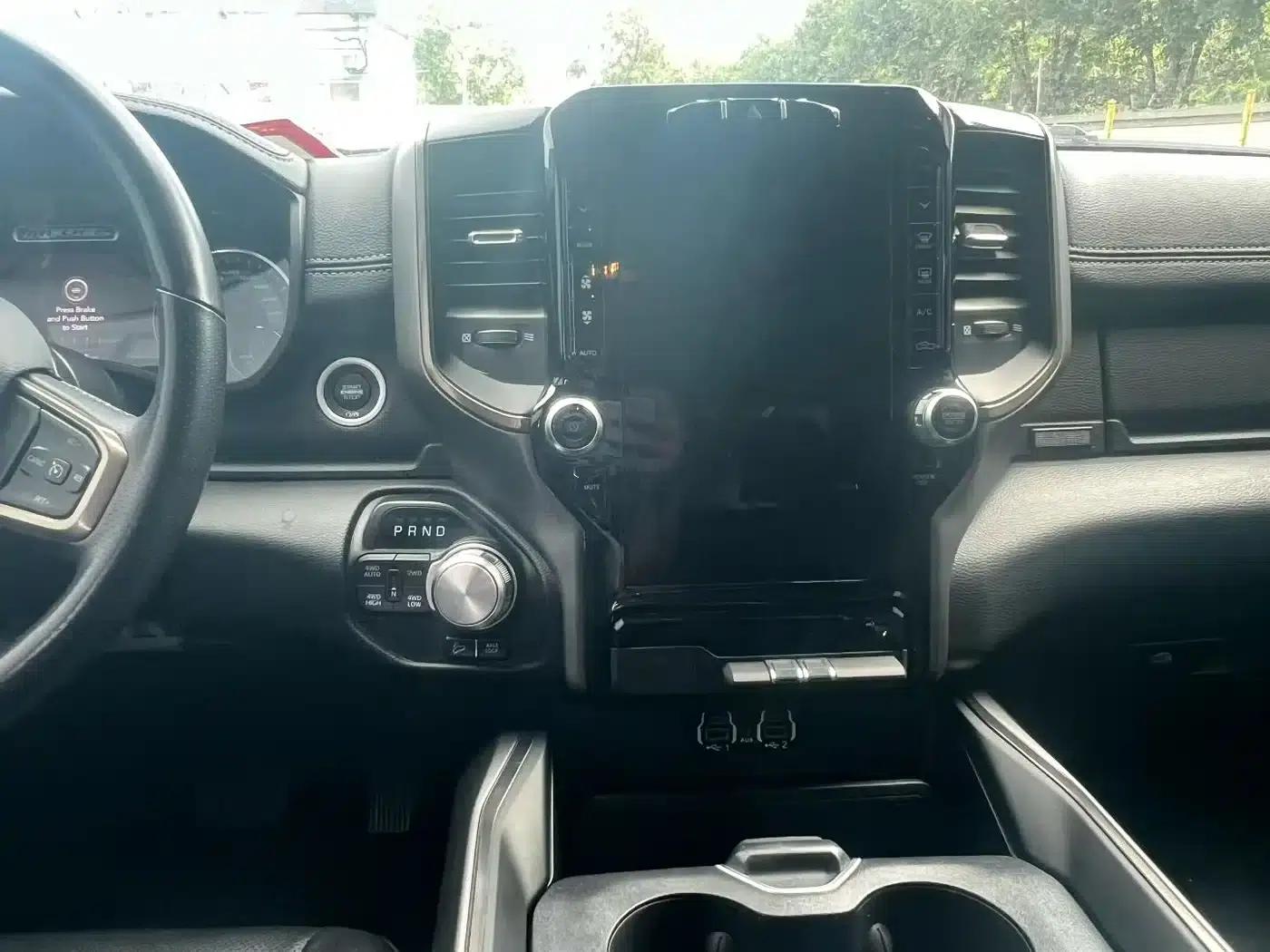 RAM Trucks 2023 5.7L Automatic — миниатюра 7