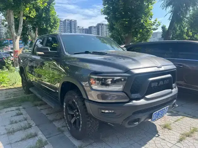 RAM Trucks 2023 5.7L Automatic