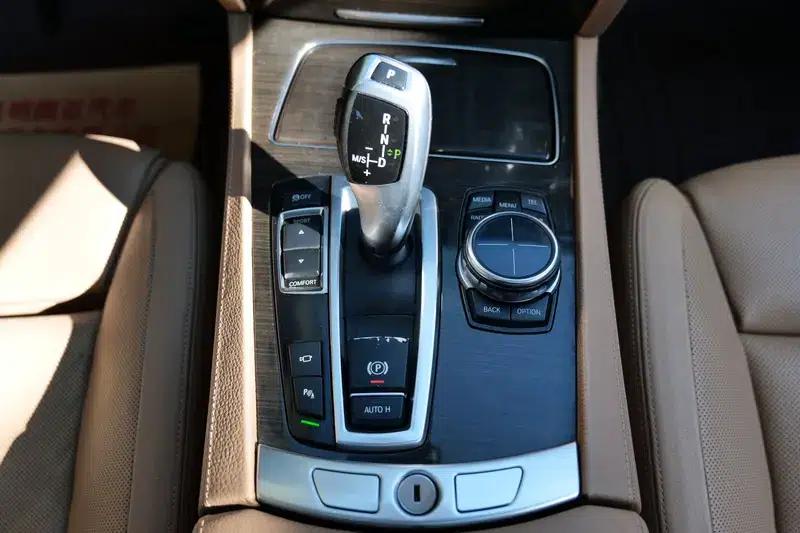 BMW 7 Series 2013 730Li Leading Edition — миниатюра 28