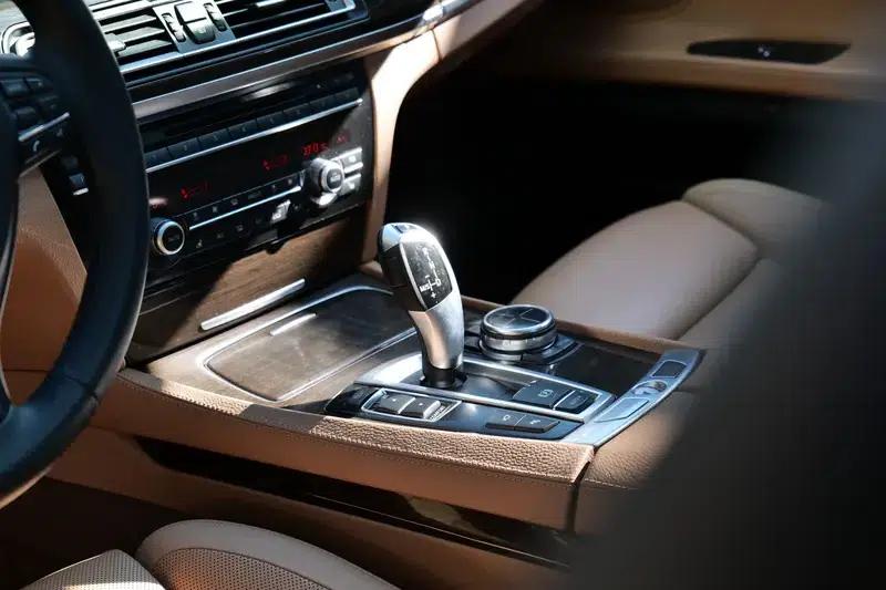 BMW 7 Series 2013 730Li Leading Edition — миниатюра 29