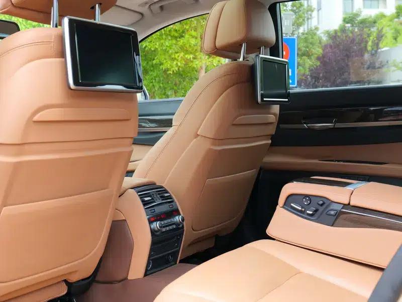 BMW 7 Series 2013 730Li Leading Edition — миниатюра 42