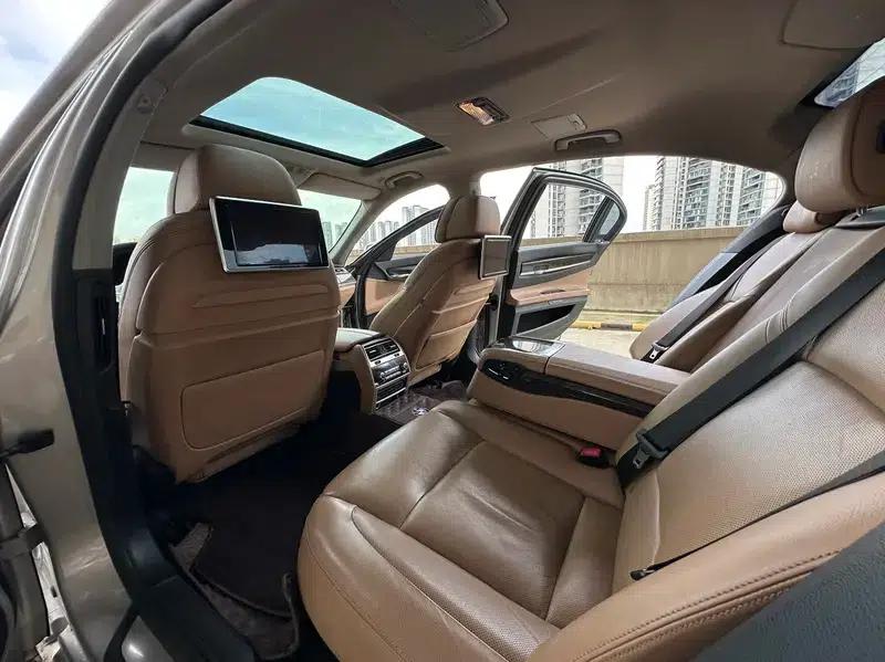 2013 BMW 7 Series 740Li xDrive — миниатюра 39