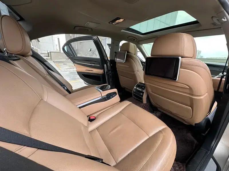 2013 BMW 7 Series 740Li xDrive — миниатюра 40