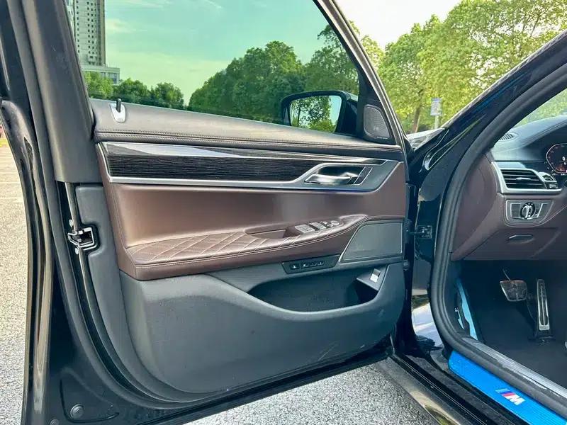 2019 BMW 7 Series 740Li Leading Luxury Package — миниатюра 13