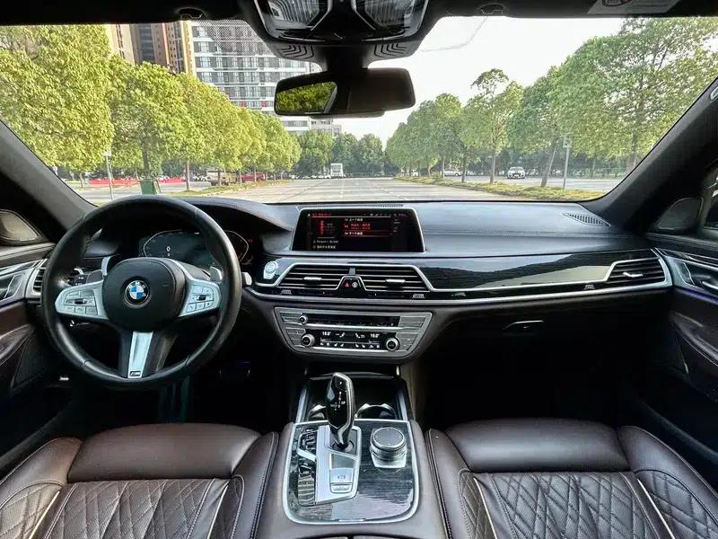 2019 BMW 7 Series 740Li Leading Luxury Package — миниатюра 14