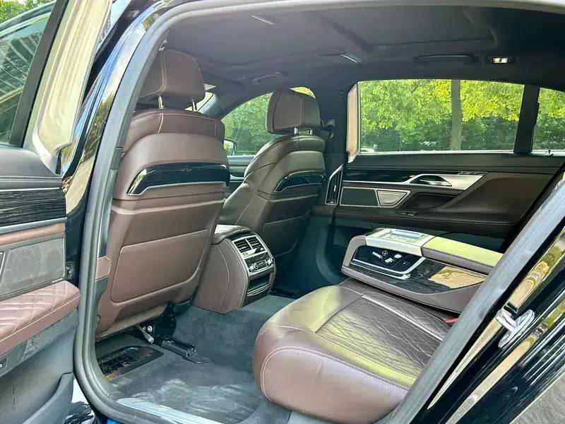 2019 BMW 7 Series 740Li Leading Luxury Package — миниатюра 16