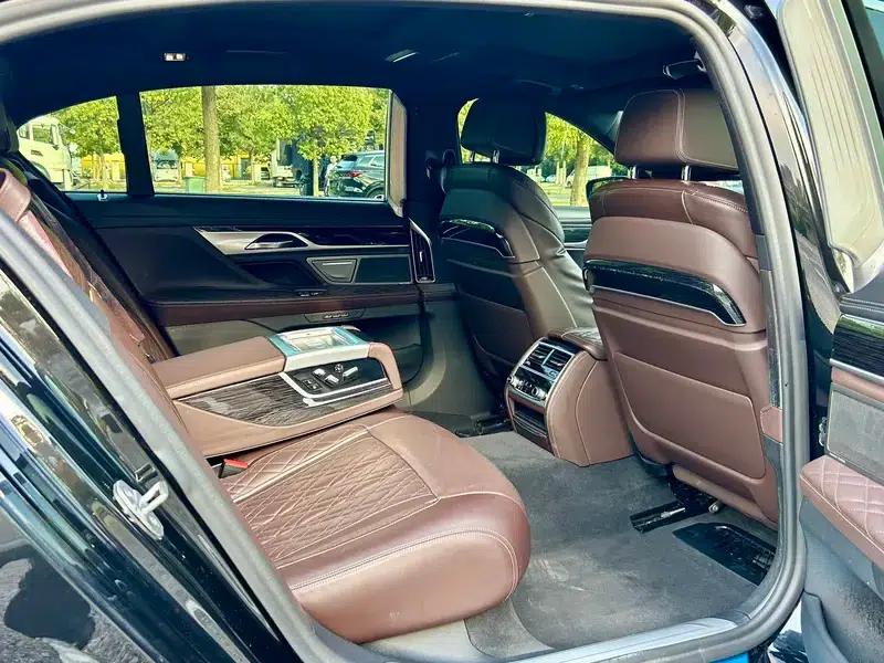 2019 BMW 7 Series 740Li Leading Luxury Package — миниатюра 17