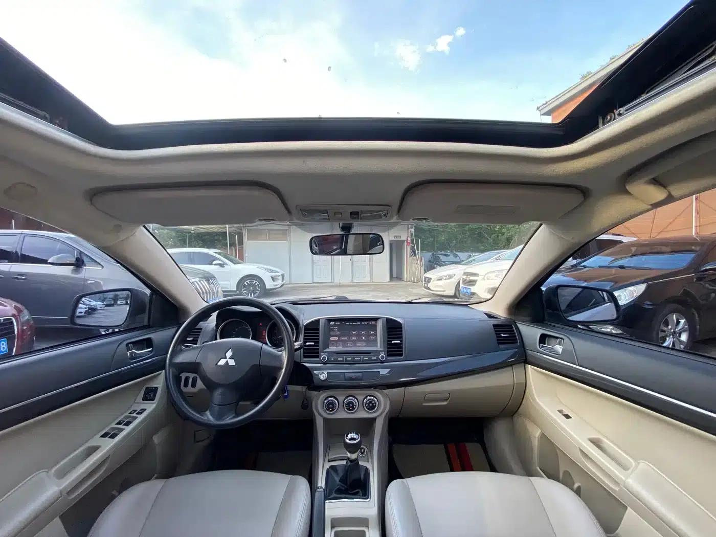 Lancer EX 2013 Fashion Edition 1.8L Manual Comfort — миниатюра 5