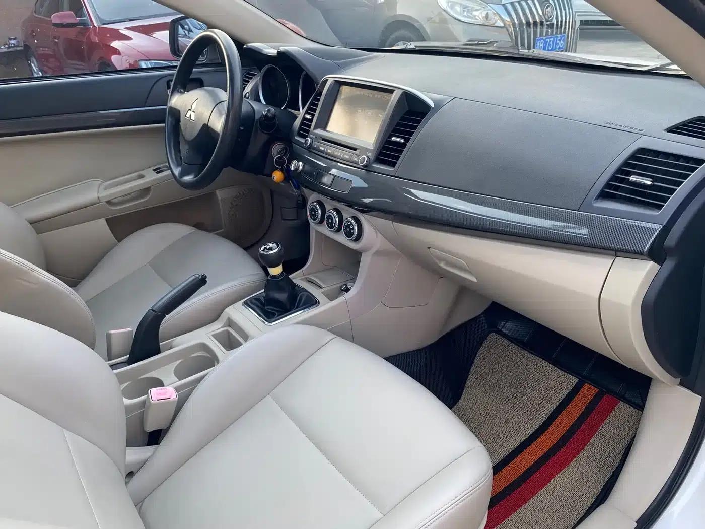 Lancer EX 2013 Fashion Edition 1.8L Manual Comfort — миниатюра 9