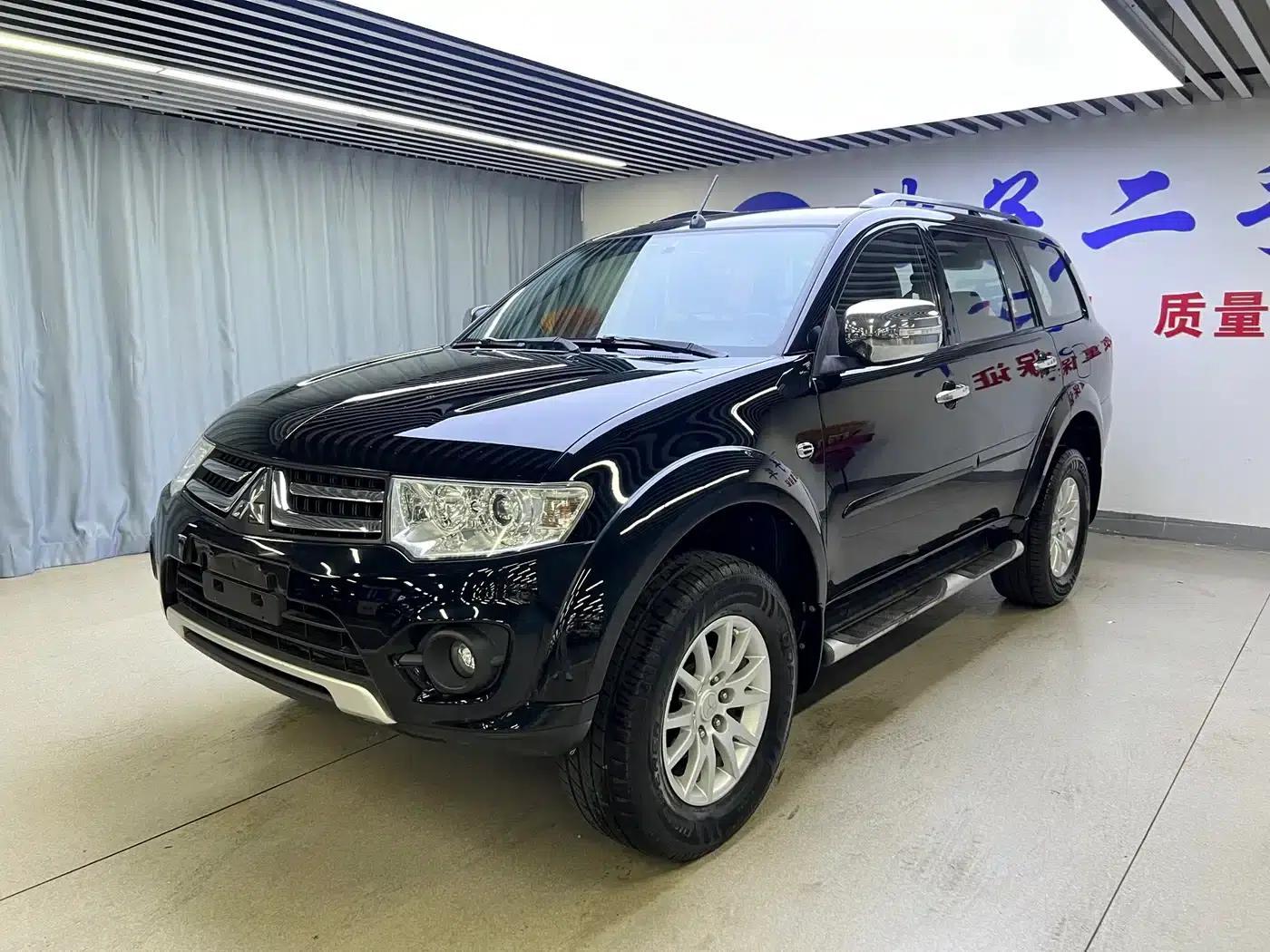 2013 Pajero Sport 3.0L Automatic 4WD Executive Edition — миниатюра 1