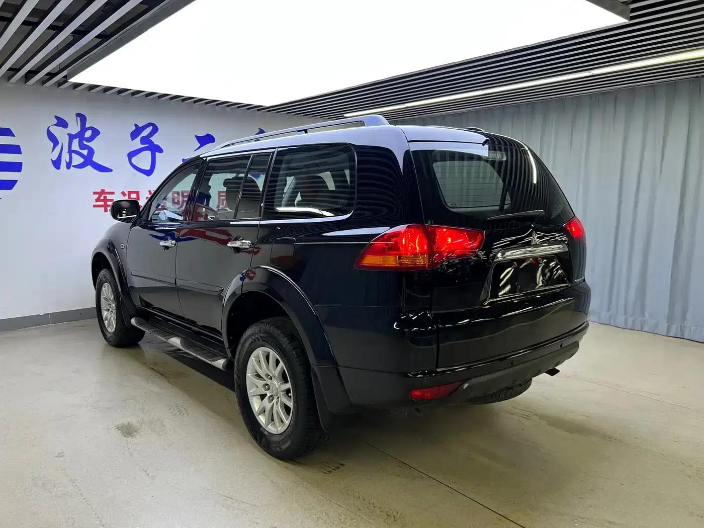 2013 Pajero Sport 3.0L Automatic 4WD Executive Edition — миниатюра 17