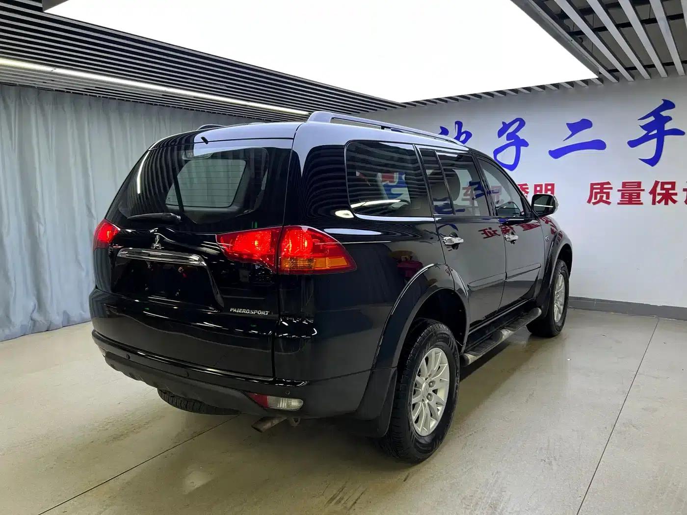 2013 Pajero Sport 3.0L Automatic 4WD Executive Edition — миниатюра 19