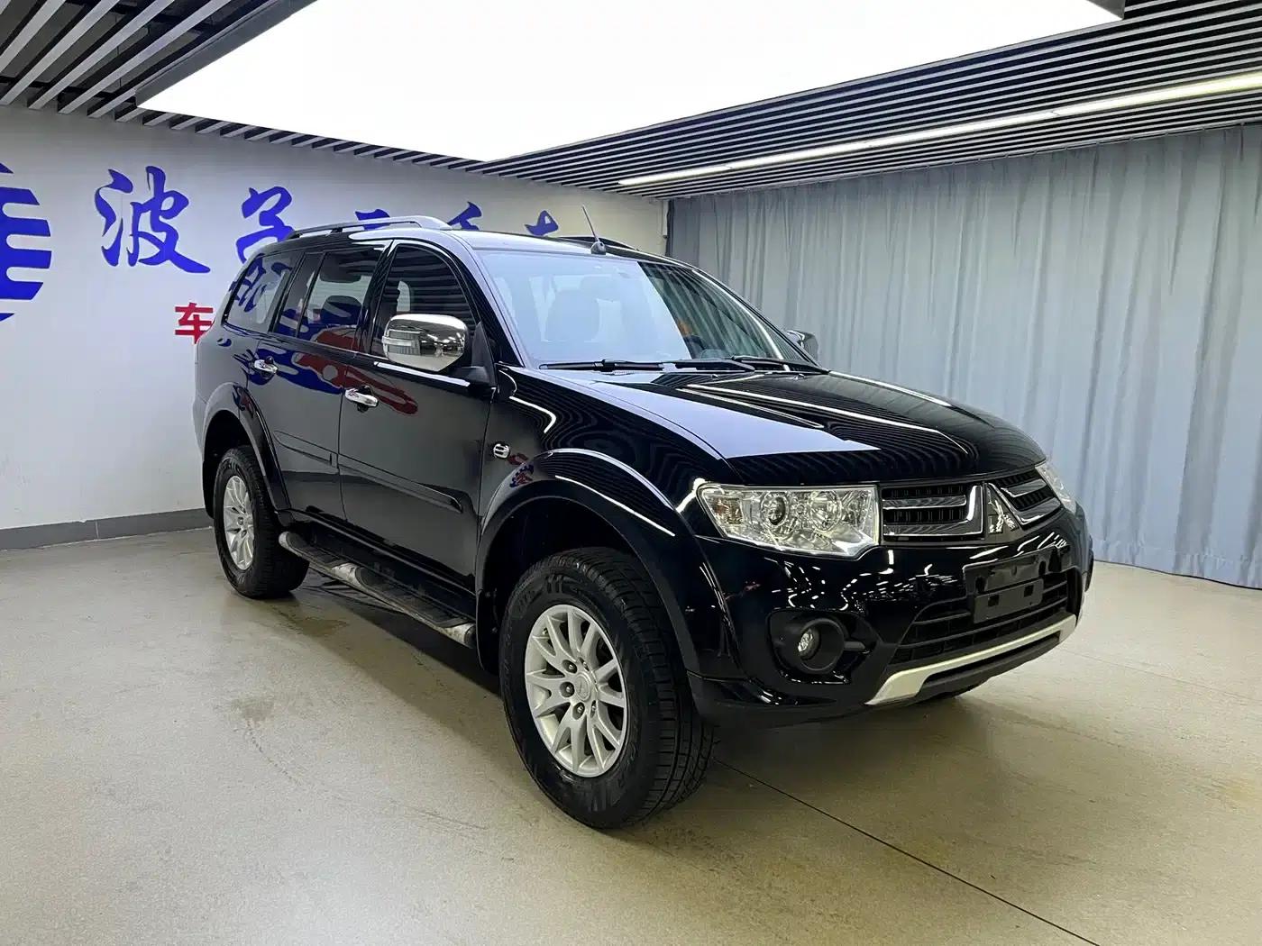 2013 Pajero Sport 3.0L Automatic 4WD Executive Edition — миниатюра 3