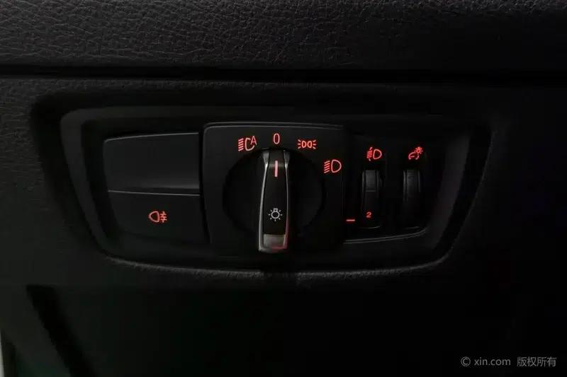 BMW 2 Series (Imported) 2018 220i Sport Design Package — миниатюра 15