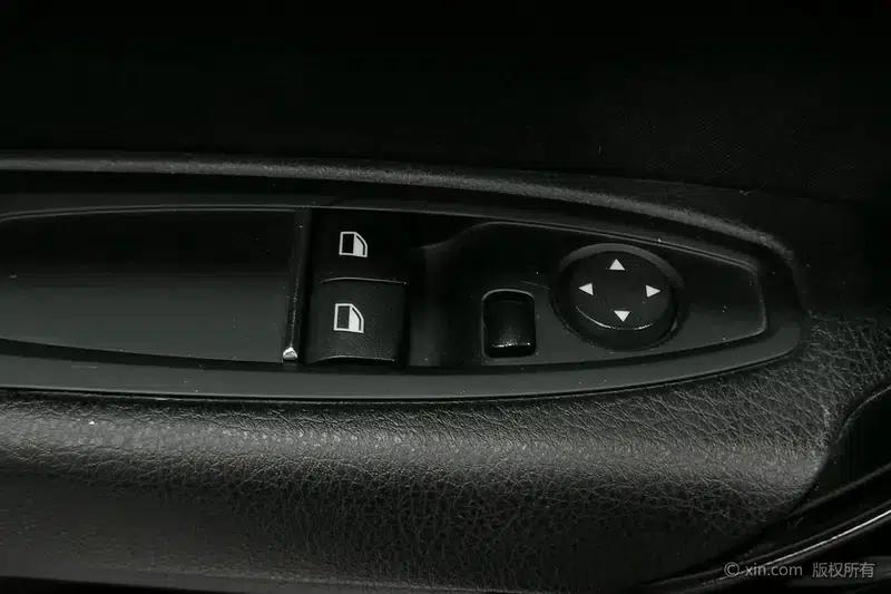 BMW 2 Series (Imported) 2018 220i Sport Design Package — миниатюра 22