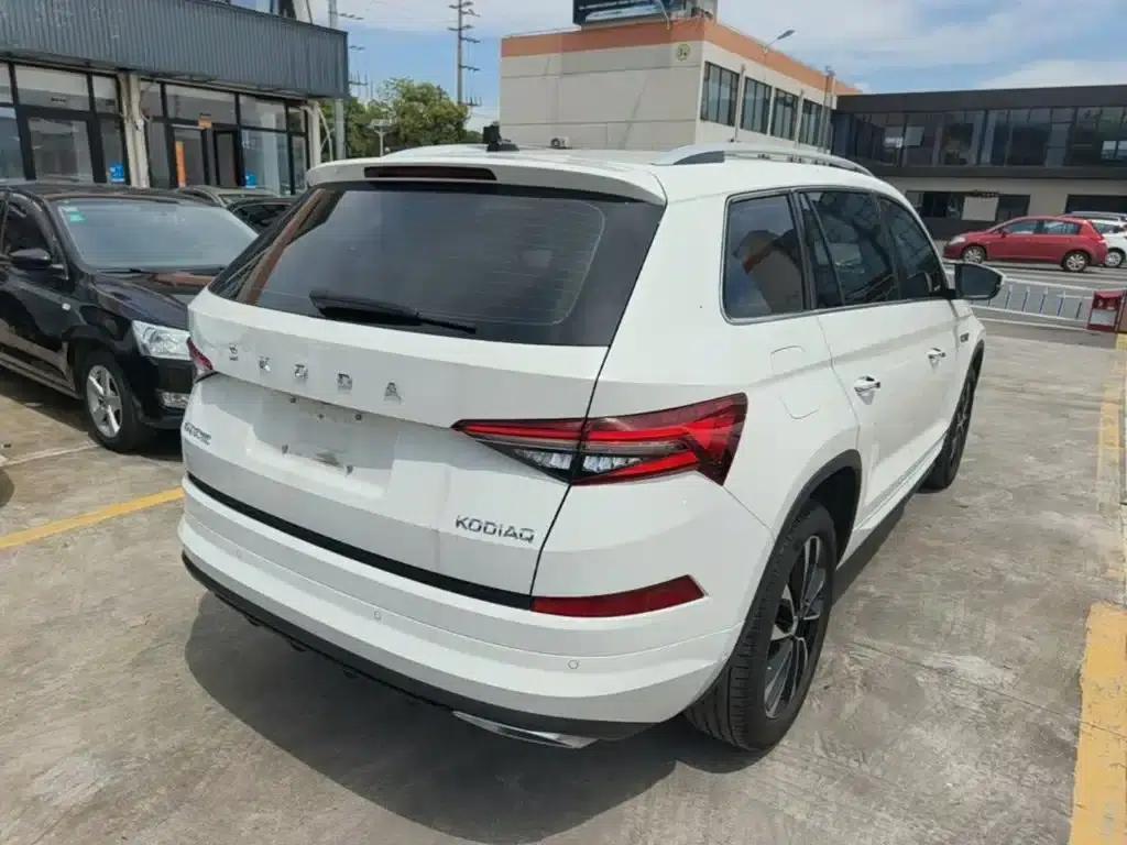 2024 Skoda Kodiaq TSI330 7-seater 2WD Luxury Edition — миниатюра 7