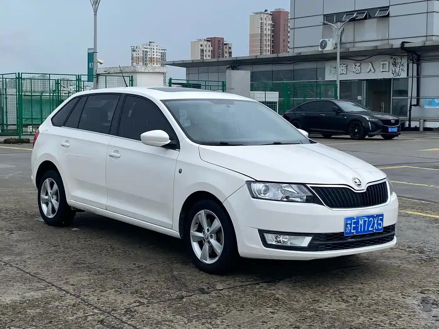 Rapid 2014 1.4TSI DSG Comfort Edition — миниатюра 3