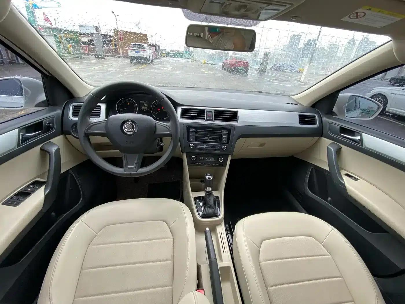 Rapid 2014 1.4TSI DSG Comfort Edition — миниатюра 9