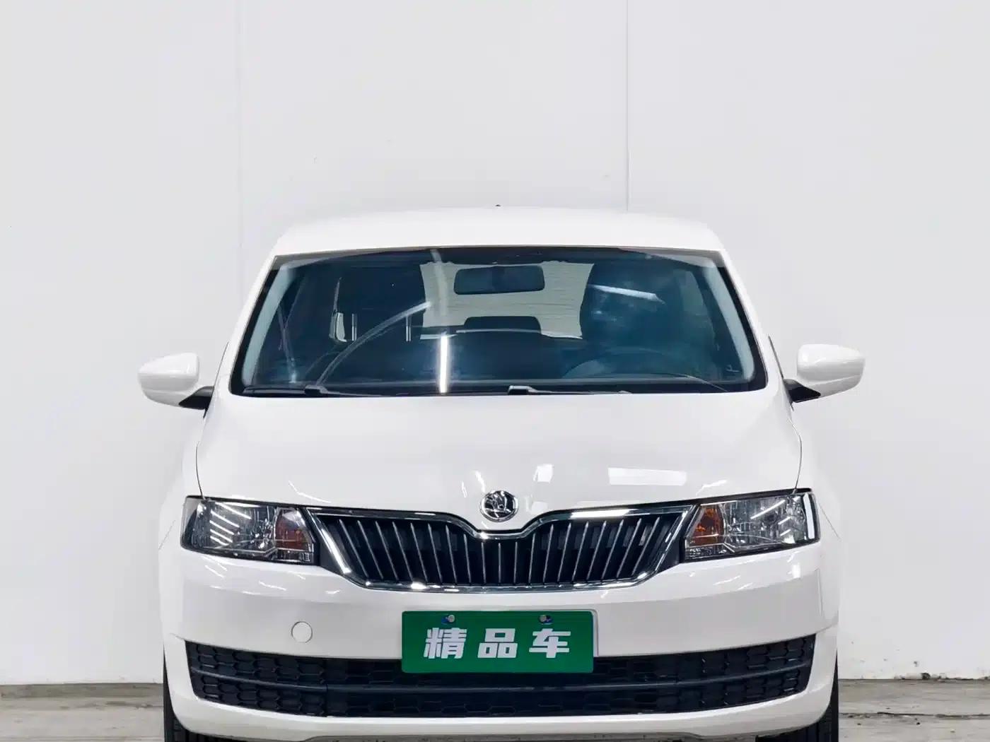 Rapid 2014 1.6L Automatic Enjoy Edition — миниатюра 2