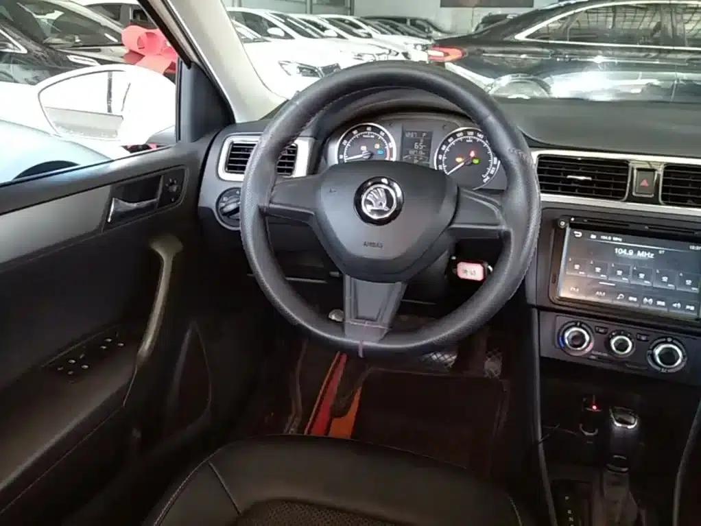 Rapid Spaceback 2016 Facelift 1.6L Automatic Comfortline — миниатюра 11