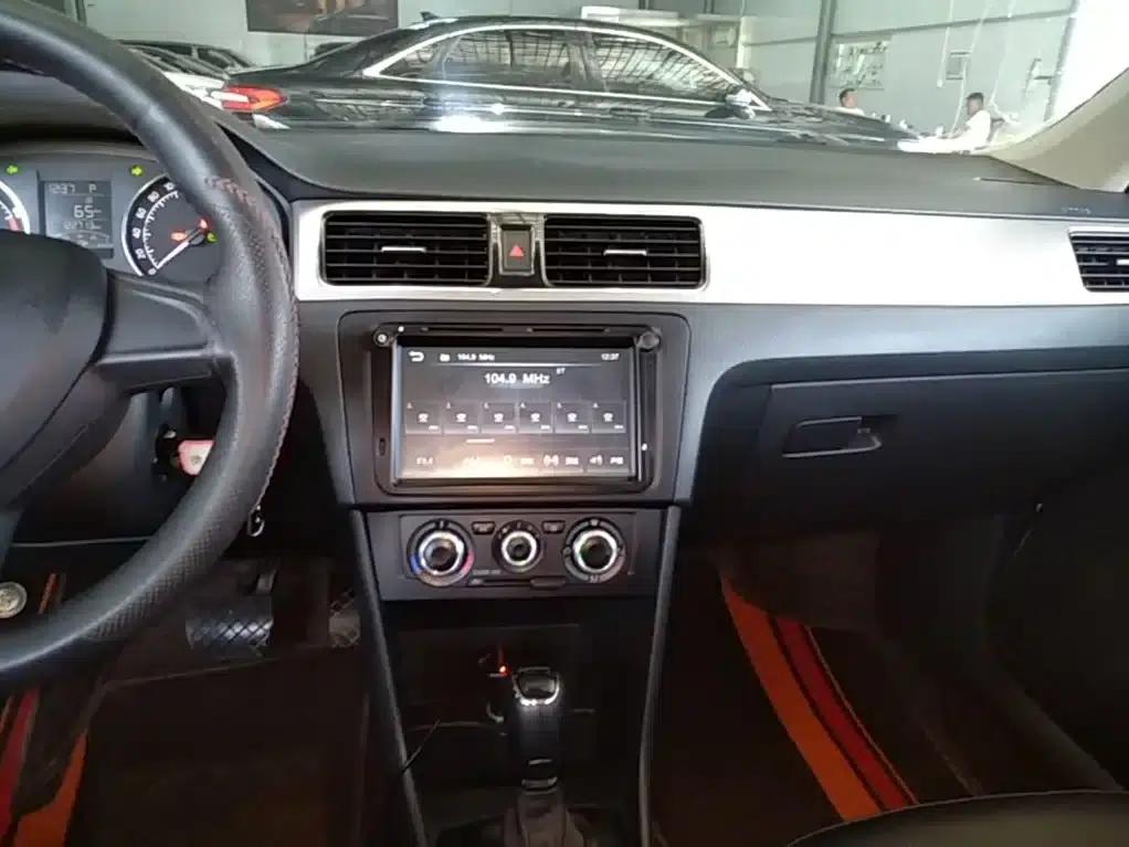 Rapid Spaceback 2016 Facelift 1.6L Automatic Comfortline — миниатюра 13
