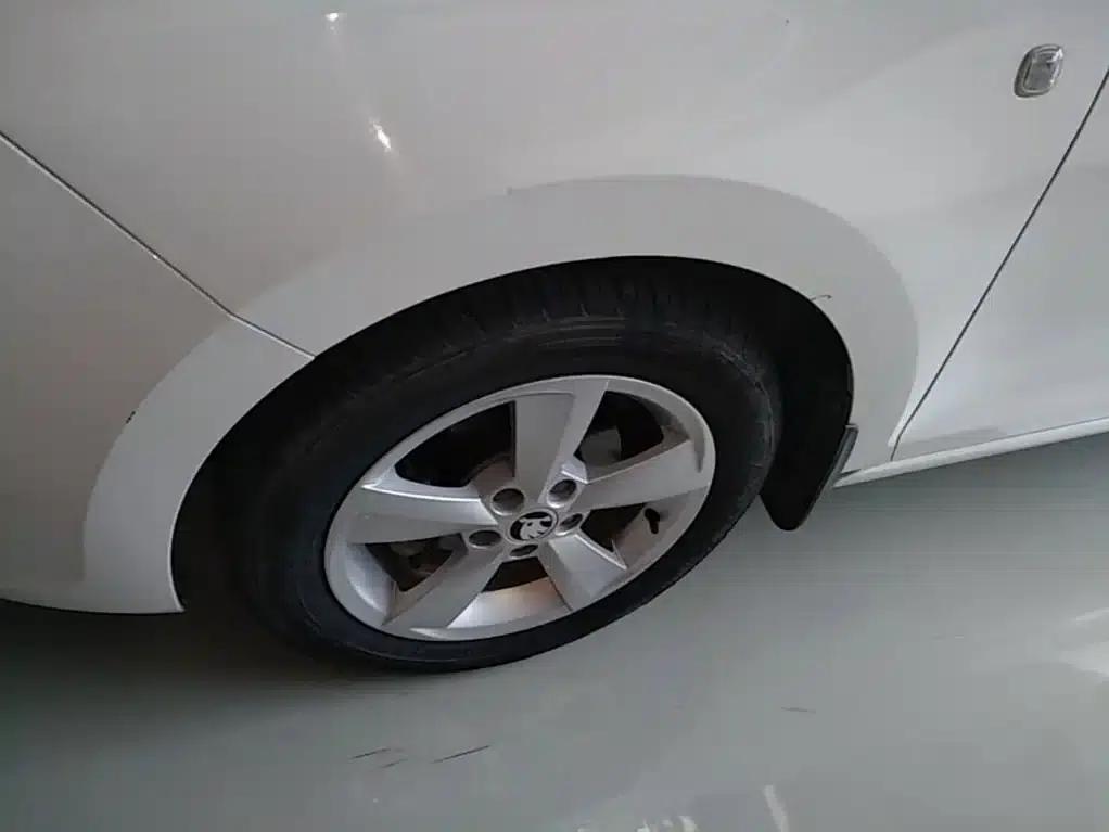 Rapid Spaceback 2016 Facelift 1.6L Automatic Comfortline — миниатюра 23