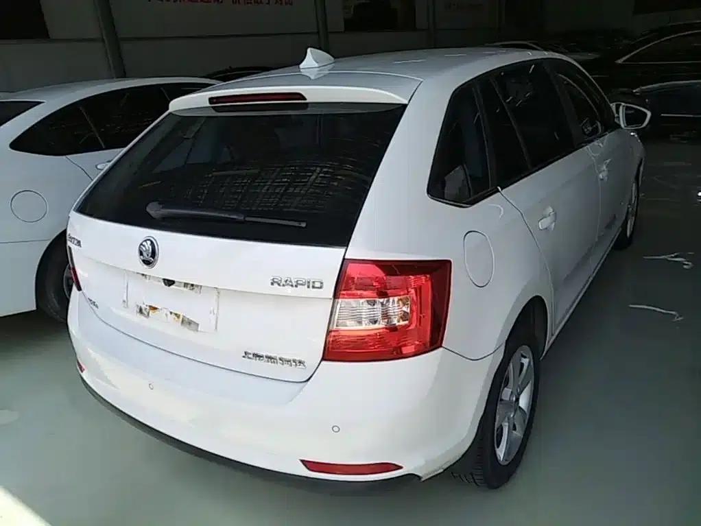 Rapid Spaceback 2016 Facelift 1.6L Automatic Comfortline — миниатюра 6