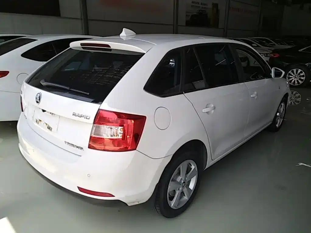 Rapid Spaceback 2016 Facelift 1.6L Automatic Comfortline — миниатюра 7