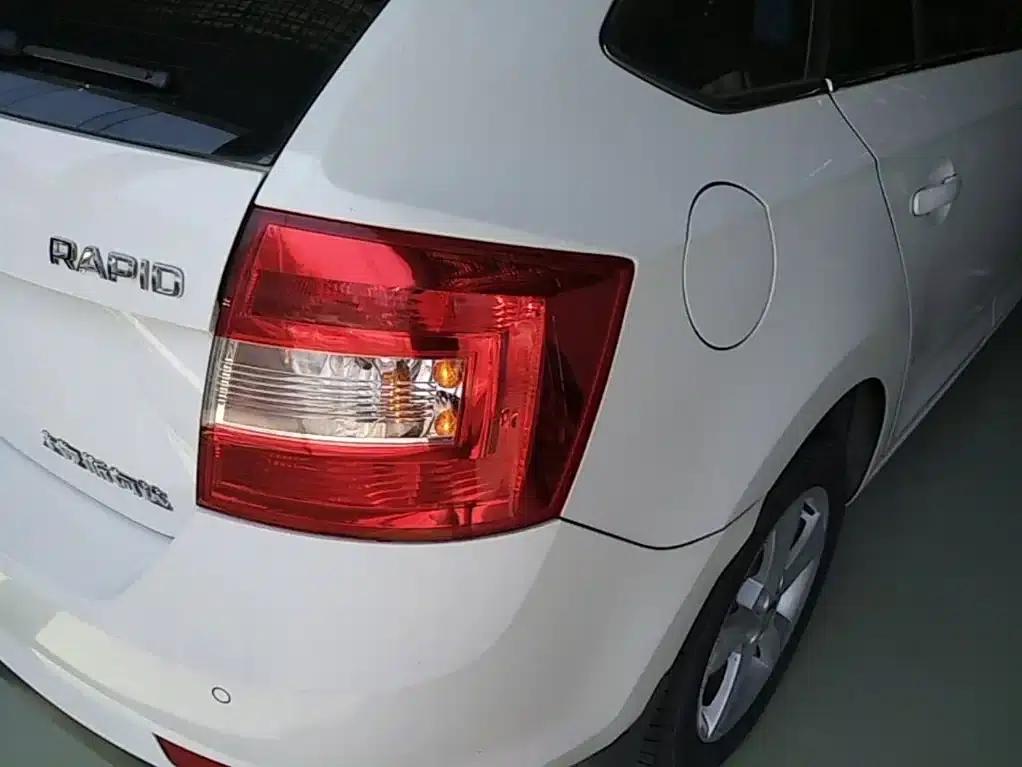 Rapid Spaceback 2016 Facelift 1.6L Automatic Comfortline — миниатюра 8