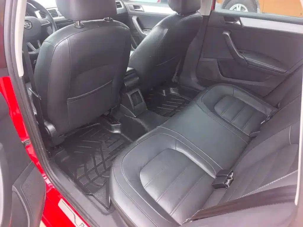 Rapid 2014 1.6L Automatic Luxury Edition — миниатюра 13
