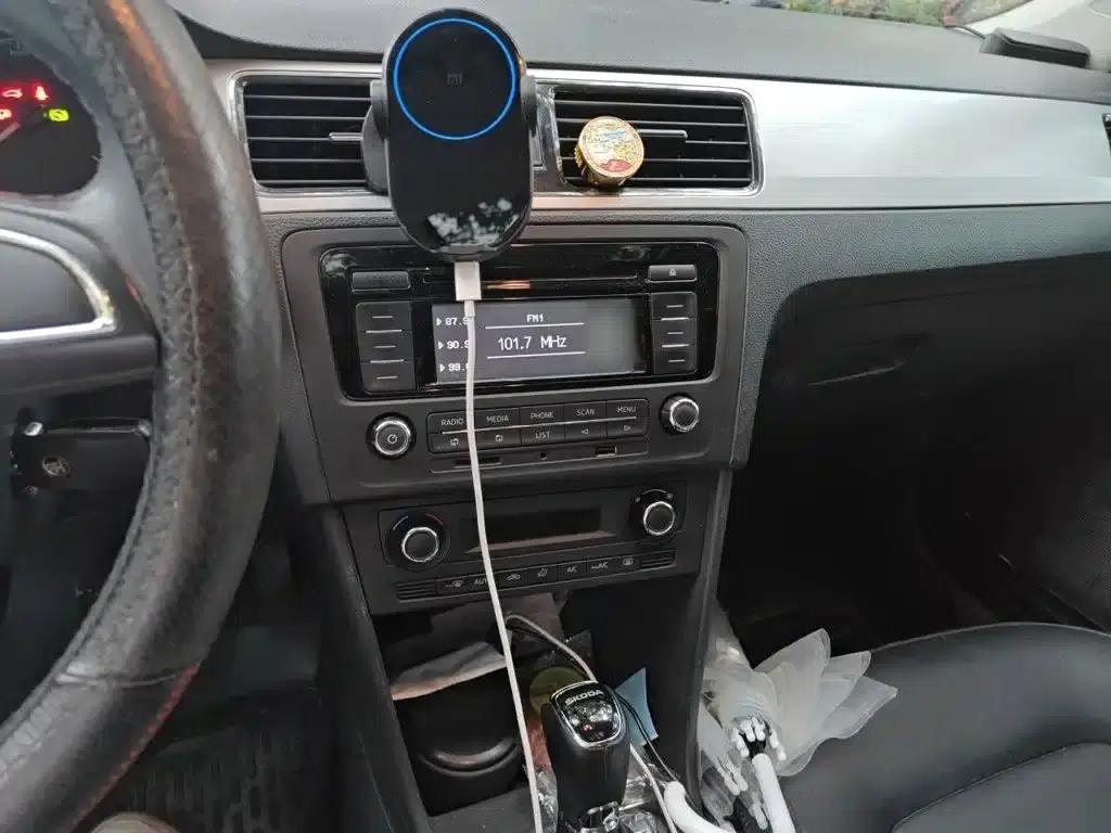 Rapid 2014 1.6L Automatic Luxury Edition — миниатюра 6