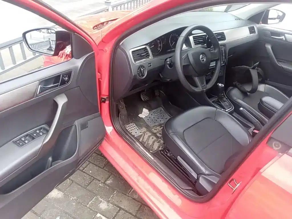 Rapid 2014 1.6L Automatic Enjoy Edition — миниатюра 16