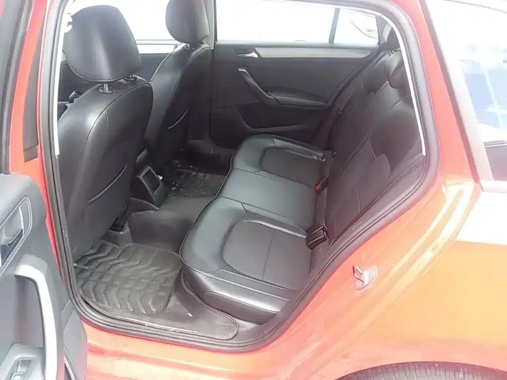 Rapid 2014 1.6L Automatic Enjoy Edition — миниатюра 17