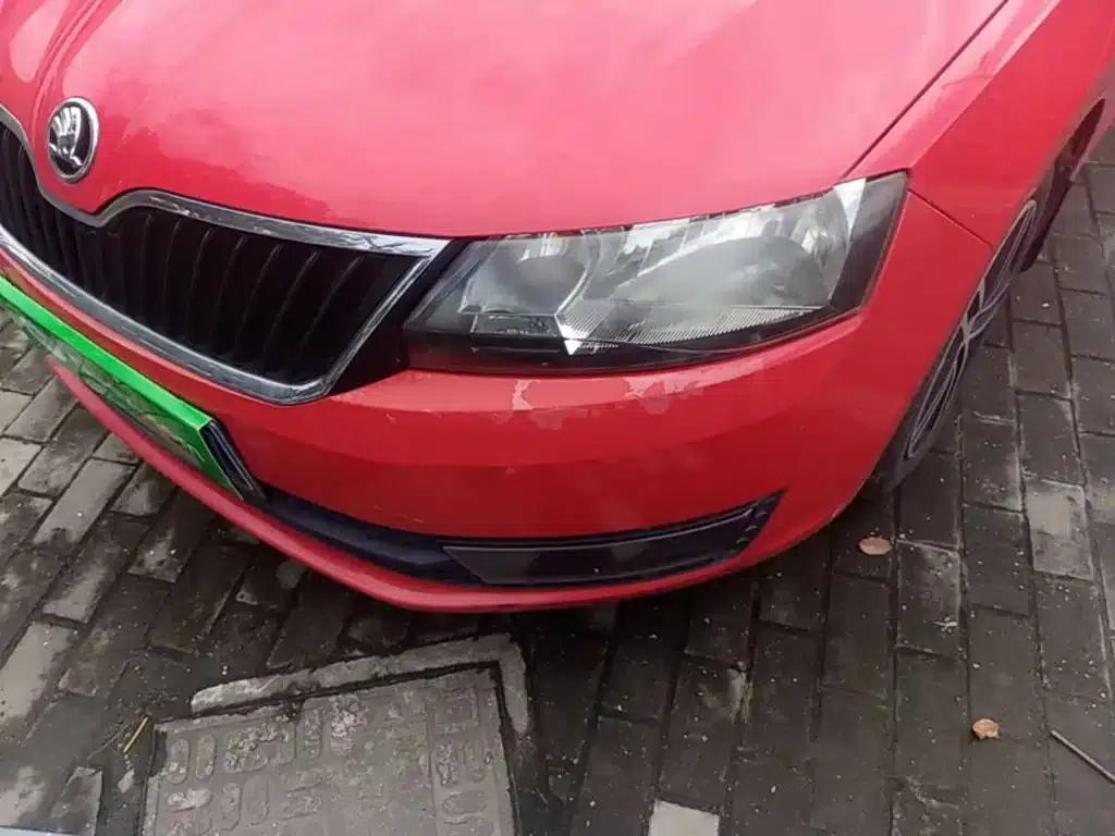Rapid 2014 1.6L Automatic Enjoy Edition — миниатюра 24