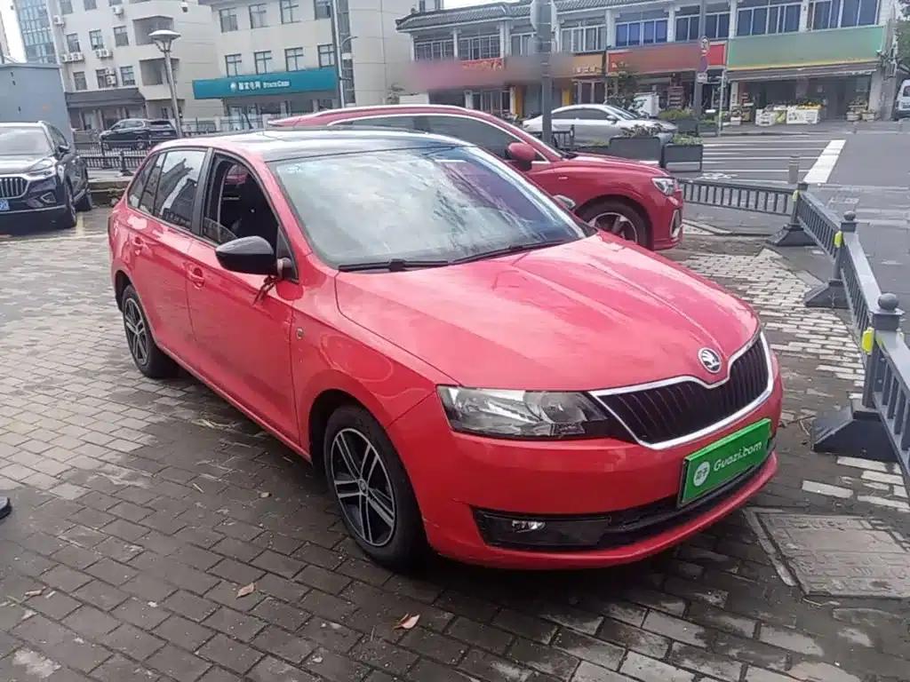 Rapid 2014 1.6L Automatic Enjoy Edition — миниатюра 4