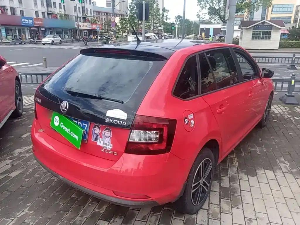 Rapid 2014 1.6L Automatic Enjoy Edition — миниатюра 7