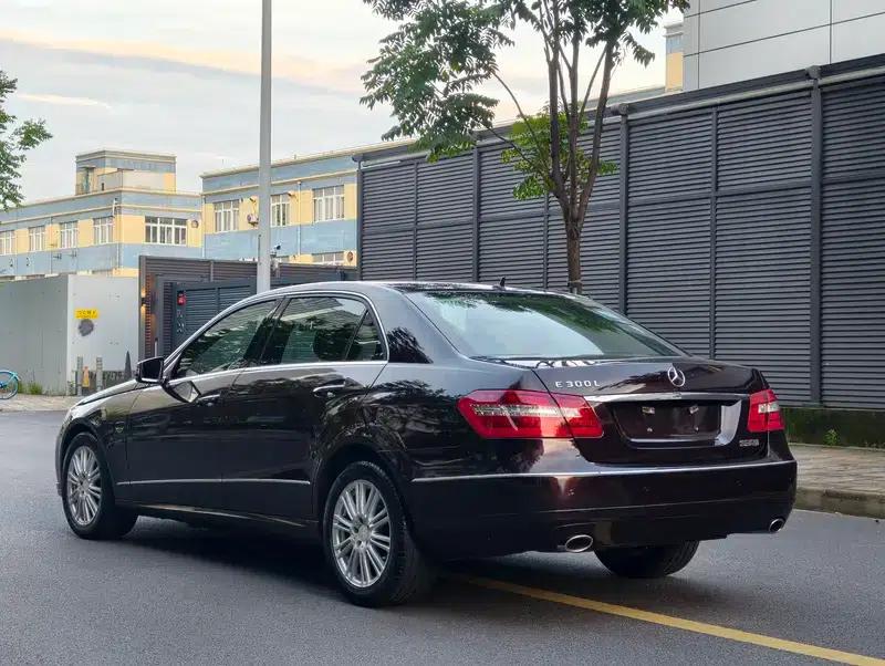 Mercedes-Benz E-Class 2011 E 300 L Luxury Edition — миниатюра 5