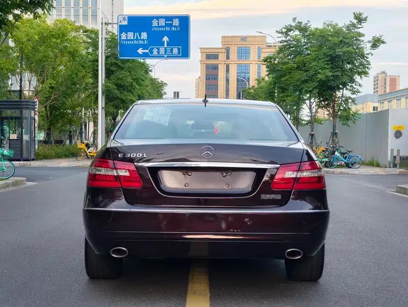 Mercedes-Benz E-Class 2011 E 300 L Luxury Edition — миниатюра 6